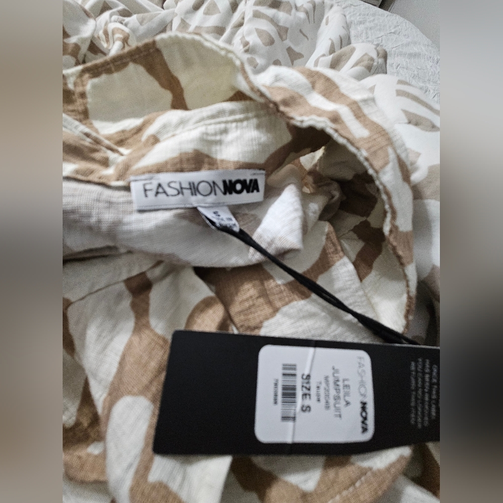 NWT FASHION NOVA Leila Jumpsuit - Taupe size S - Picture 6 of 6